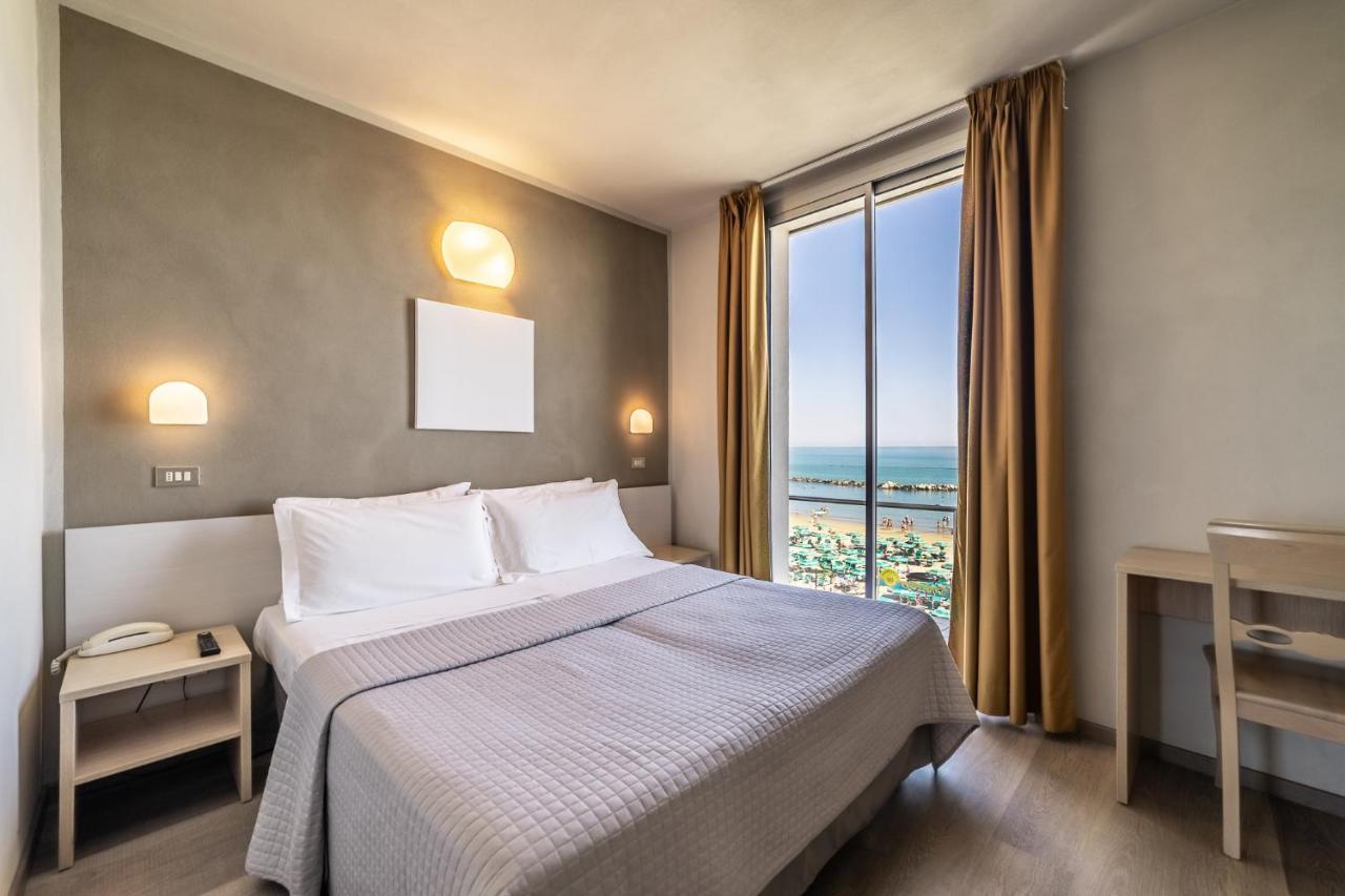 Hotel Columbia Беллария-Иджеа-Марина Экстерьер фото